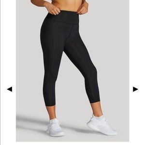 Tommie Copper black capri leggings